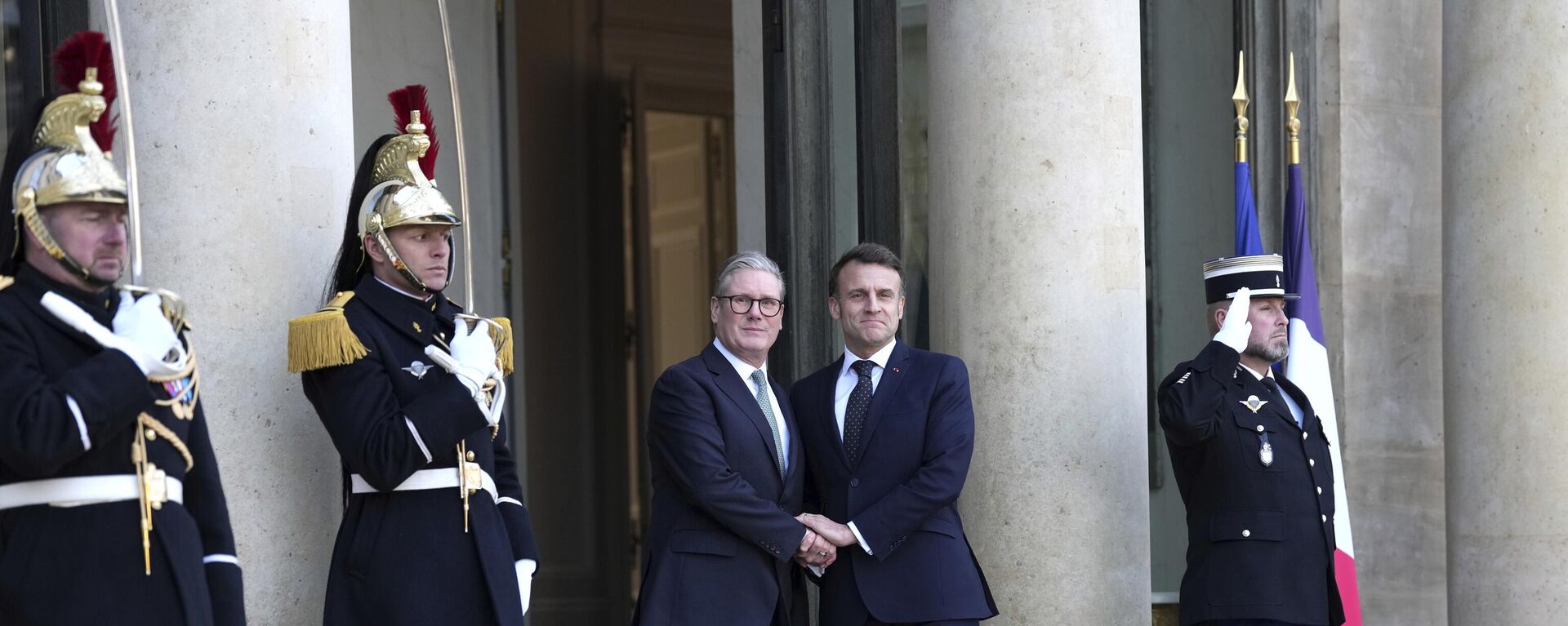 Thủ tướng Anh Keir Starmer và Tổng thống Pháp Emmanuel Macron  - Sputnik Việt Nam, 1920, 05.03.2025