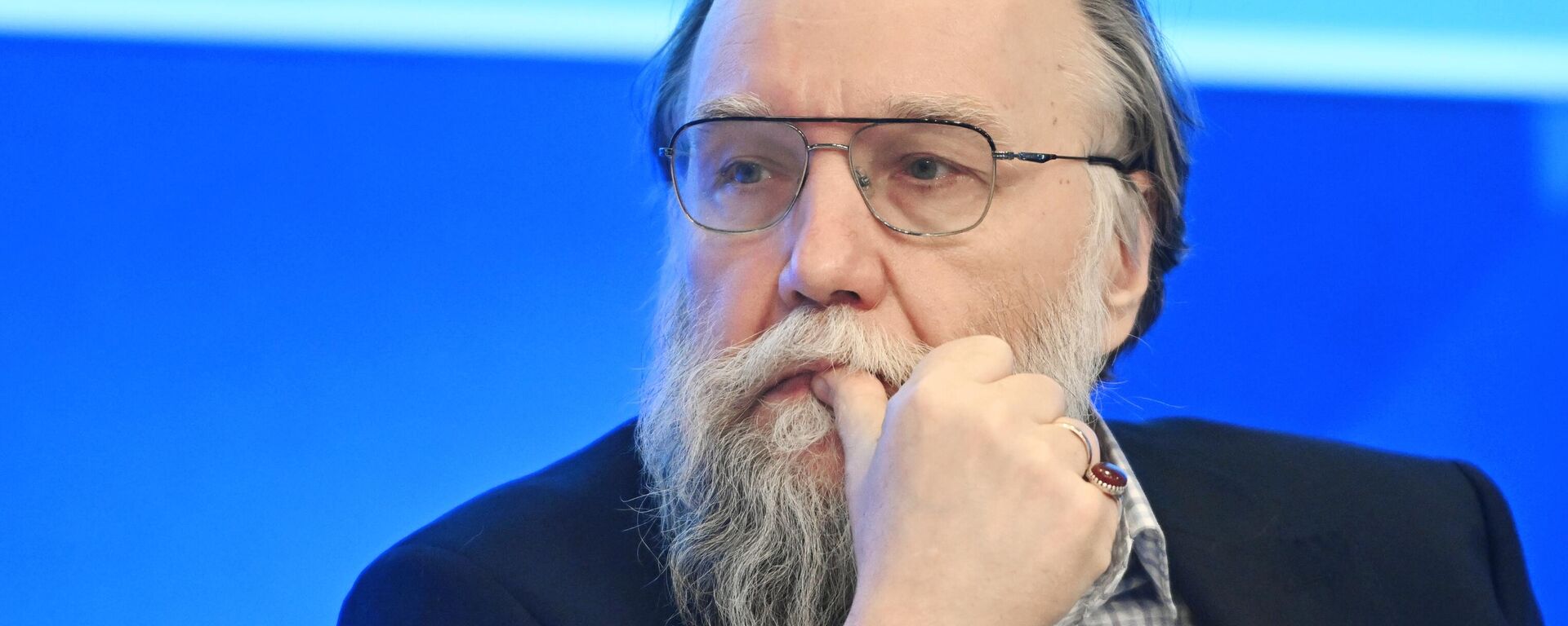 Nhà văn, nhà khoa học chính trị Alexander Dugin - Sputnik Việt Nam, 1920, 19.03.2025