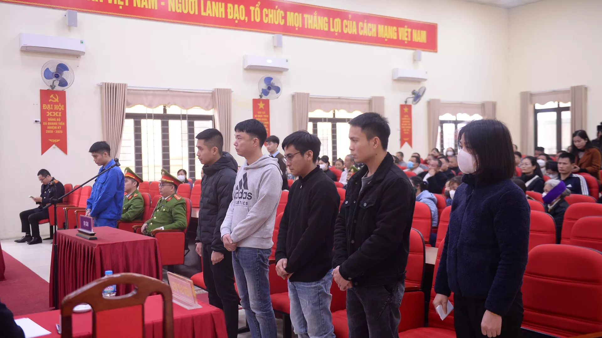 Phạt tù nhóm “thổi giá” 30 tỷ đồng/m2 đất đấu giá ở Sóc Sơn (Hà Nội) Phạt tù nhóm “thổi giá” 30 tỷ đồng/m2 đất đấu giá ở Sóc Sơn (Hà Nội) - Sputnik Việt Nam, 1920, 06.03.2025