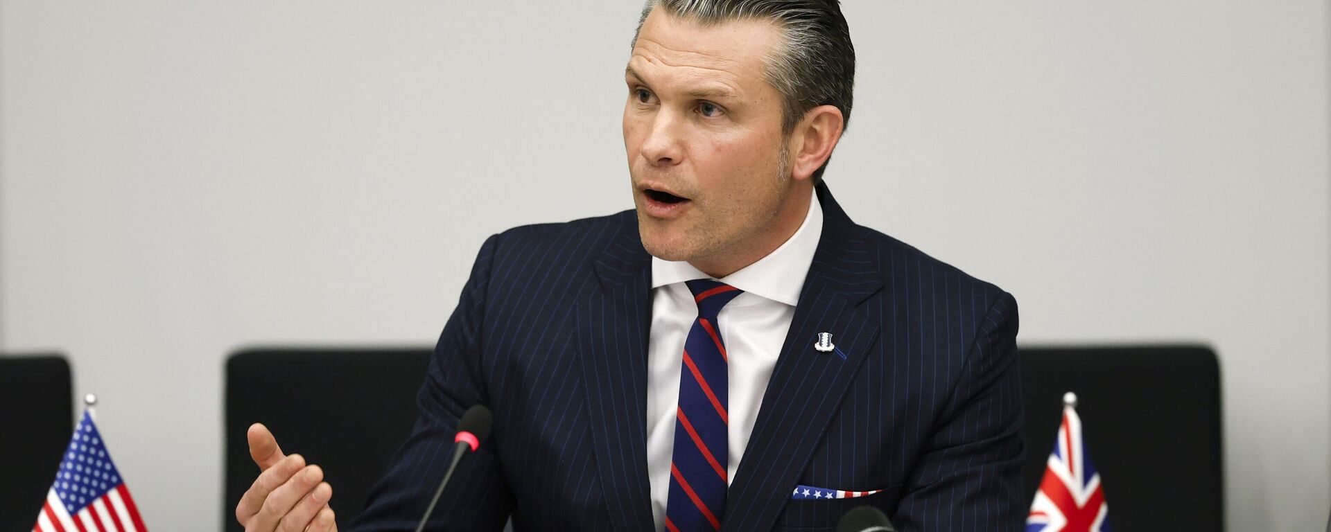 Người đứng đầu Lầu Năm Góc Pete Hegseth  - Sputnik Việt Nam, 1920, 05.06.2025