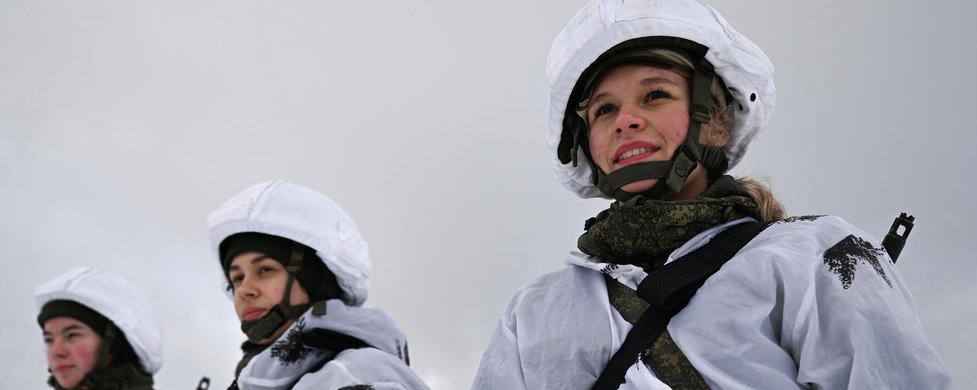 Lớp học thực hành huấn luyện đặc biệt cho học viên nữ tại Học viện Phòng thủ Bức xạ, Hóa học và Sinh học Quân sự mang tên Nguyên soái Liên Xô S.K. Tymoshenko tại thao trường học tập và thực hành chiến thuật ở vùng Yaroslavl - Sputnik Việt Nam, 1920, 07.03.2025