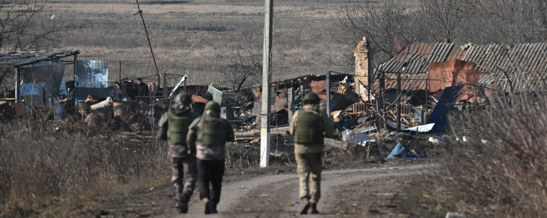 Quân nhân Nga trên địa bàn làng Pogrebki đã được giải phóng ở quận Sudzhansky thuộc vùng Kursk - Sputnik Việt Nam, 1920, 16.03.2025