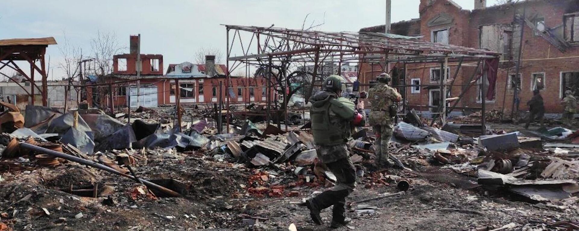 Thành phố Sudzha sau khi được quân đội Nga giải phóng khỏi Lực lượng vũ trang Ukraina (ảnh chụp màn hình video) - Sputnik Việt Nam, 1920, 11.04.2025