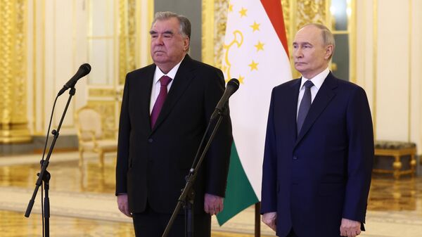 Cuộc gặp giữa Tổng thống Vladimir Putin và Tổng thống Tajikistan Emomali Rahmon - Sputnik Việt Nam