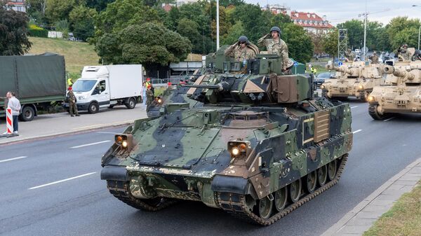 M3 Bradley на генеральной репетиции парада Дня национальной армии, Польша - Sputnik Việt Nam