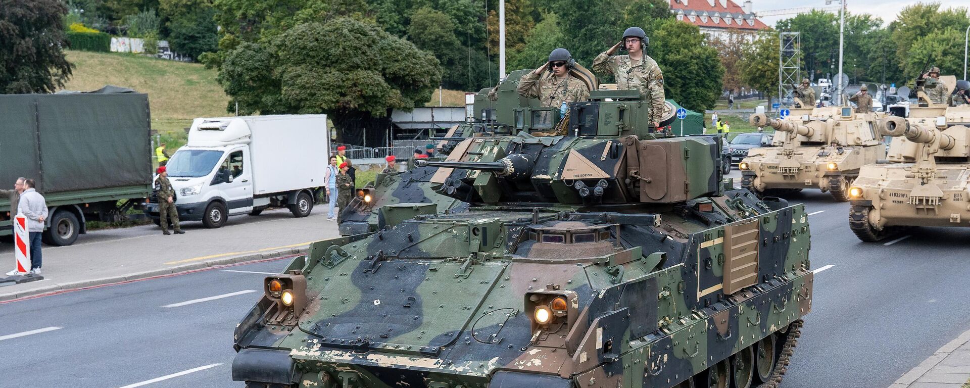 M3 Bradley на генеральной репетиции парада Дня национальной армии, Польша - Sputnik Việt Nam, 1920, 22.03.2025