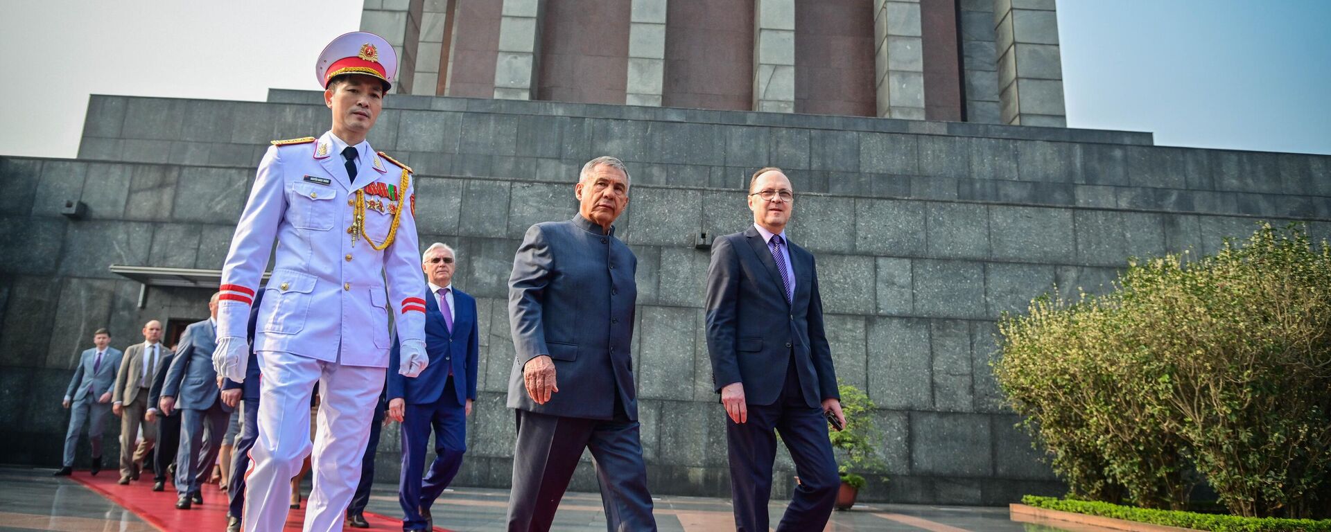Ông Rustam Minnikhanov, người đứng đầu Cộng hòa Tatarstan thuộc Liên bang Nga trong chuyến thăm làm việc tại Hà Nội, Việt Nam - Sputnik Việt Nam, 1920, 22.03.2025