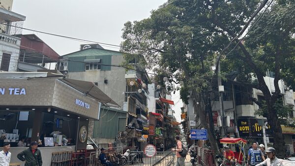 Khu vực Cà phê đường tàu sau khi Sở Du lịch TP Hà Nội yêu cầu không được giới thiệu, tổ chức các tour đưa khách đến đây vì lý do an toàn - Sputnik Việt Nam