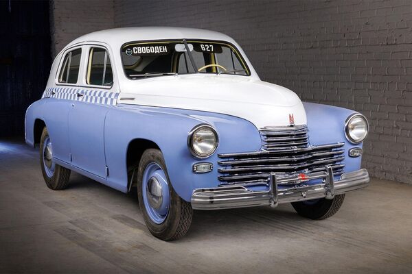 Chiếc xe GAZ-M20A, sản xuất năm 1954 sau khi phục chế - Sputnik Việt Nam