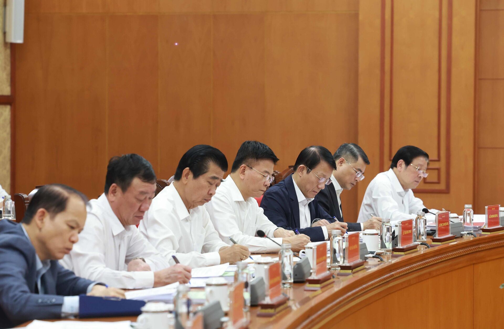 Tổng Bí thư chủ trì cuộc họp Thường trực BCĐ Trung ương về phòng chống tham nhũng, lãng phí, tiêu cực Tổng Bí thư chủ trì cuộc họp Thường trực BCĐ Trung ương về phòng chống tham nhũng, lãng phí, tiêu cực - Sputnik Việt Nam, 1920, 25.03.2025