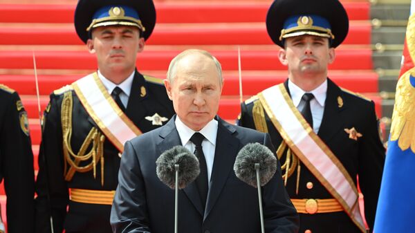 Tổng thống Nga Vladimir Putin phát biểu trước các đơn vị của Bộ Quốc phòng Nga, - Sputnik Việt Nam