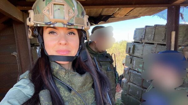 Phóng viên chiến trường của Kênh Một Anna Prokofieva - Sputnik Việt Nam