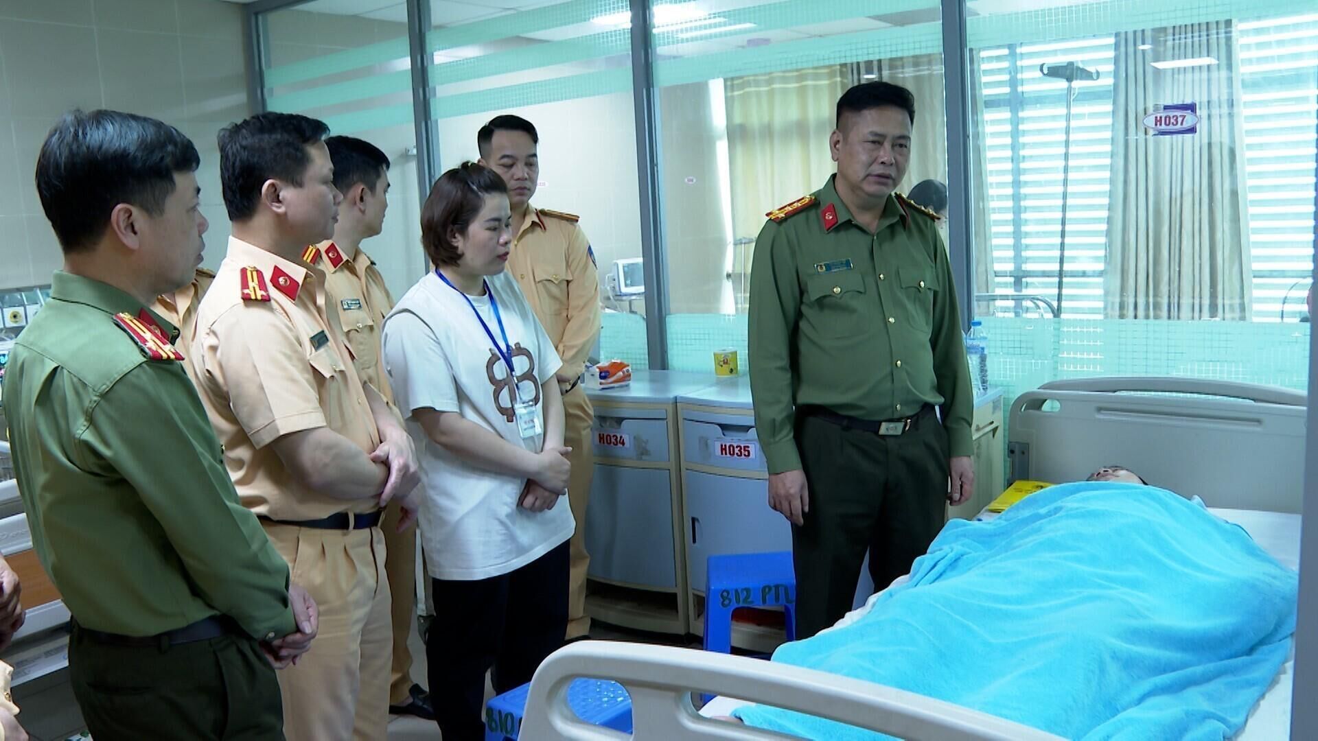 Đoàn công tác của Công an tỉnh Thái Bình do Đại tá Vũ Mạnh Hà, Phó Giám đốc Công an tỉnh làm trưởng đoàn thăm hỏi, động viên Đại úy Ngô Việt Thành tại Bệnh viện Đa khoa tỉnh Thái Bình Đoàn công tác của Công an tỉnh Thái Bình do Đại tá Vũ Mạnh Hà, Phó Giám đốc Công an tỉnh làm trưởng đoàn thăm hỏi, động viên Đại úy Ngô Việt Thành tại Bệnh viện Đa khoa tỉnh Thái Bình - Sputnik Việt Nam, 1920, 27.03.2025