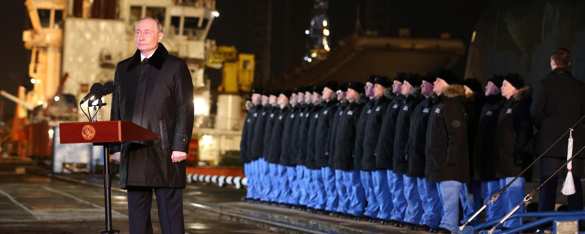 Ngày 27/3/2025 Tổng thống Liên bang Nga Vladimir Putin tham gia qua hội nghị truyền hình  lễ hạ thủy tàu ngầm tuần dương mới chạy bằng năng lượng hạt nhân Perm - Sputnik Việt Nam, 1920, 28.03.2025
