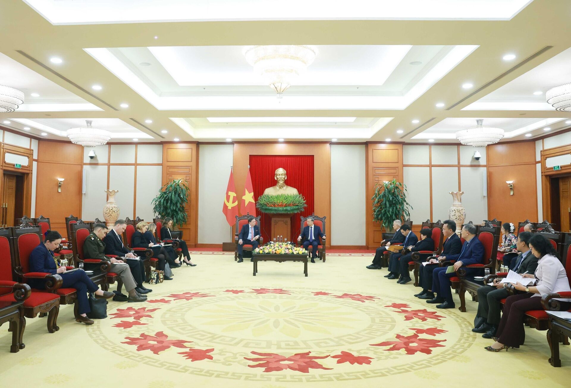 Tổng Bí thư Tô Lâm tiếp Đại sứ Hoa Kỳ Tổng Bí thư Tô Lâm tiếp Đại sứ Hoa Kỳ - Sputnik Việt Nam, 1920, 31.03.2025