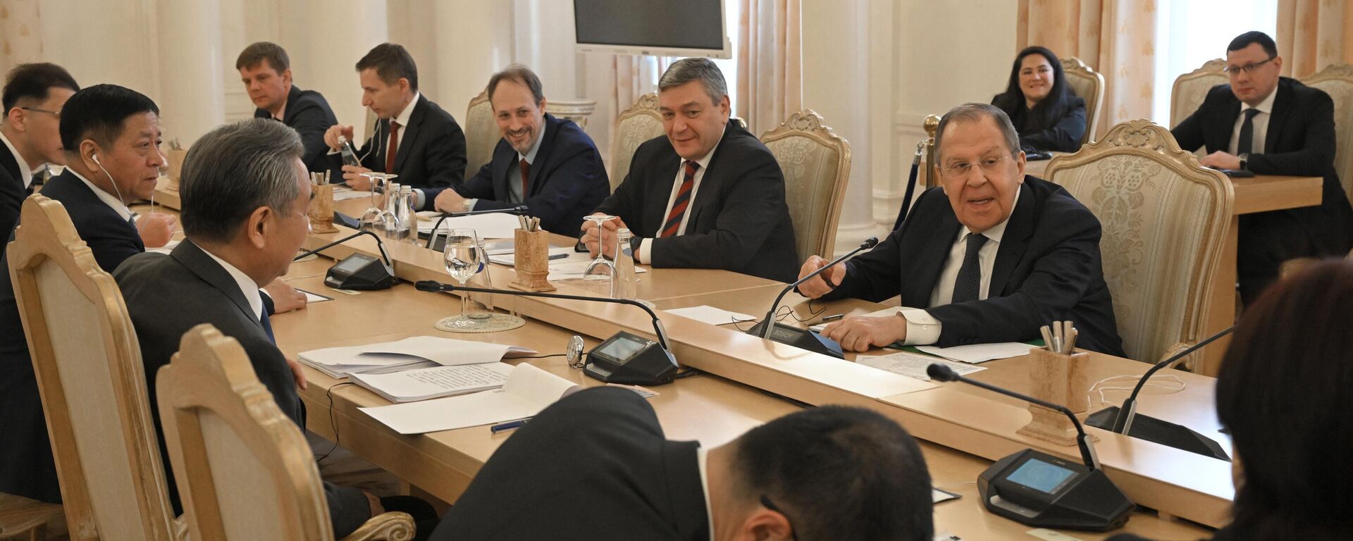 Cuộc gặp giữa Bộ trưởng Ngoại giao Nga và Trung Quốc S. Lavrov và Vương Nghị - Sputnik Việt Nam, 1920, 01.04.2025