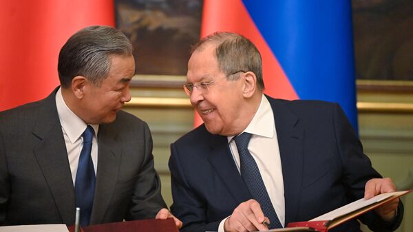 Cuộc gặp giữa Bộ trưởng Ngoại giao Nga và Trung Quốc S. Lavrov và Vương Nghị - Sputnik Việt Nam