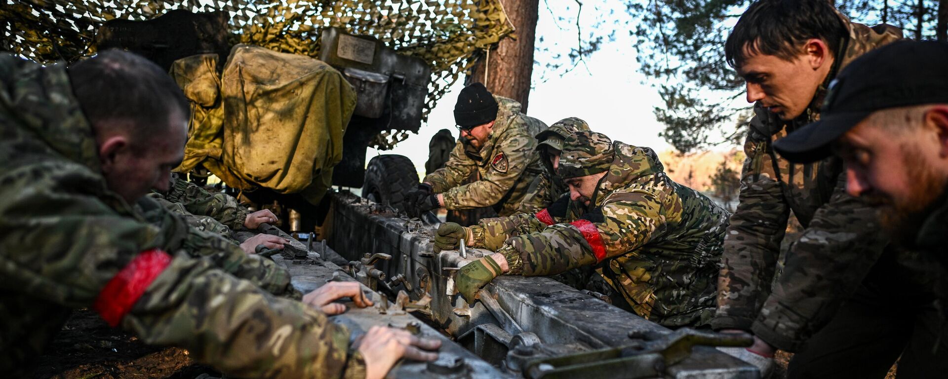 Công tác chiến đấu của lính pháo binh thuộc tiểu đoàn riêng biệt ArBat ở vùng Kursk Công tác chiến đấu của lính pháo binh thuộc tiểu đoàn riêng biệt ArBat ở vùng Kursk - Sputnik Việt Nam, 1920, 02.04.2025