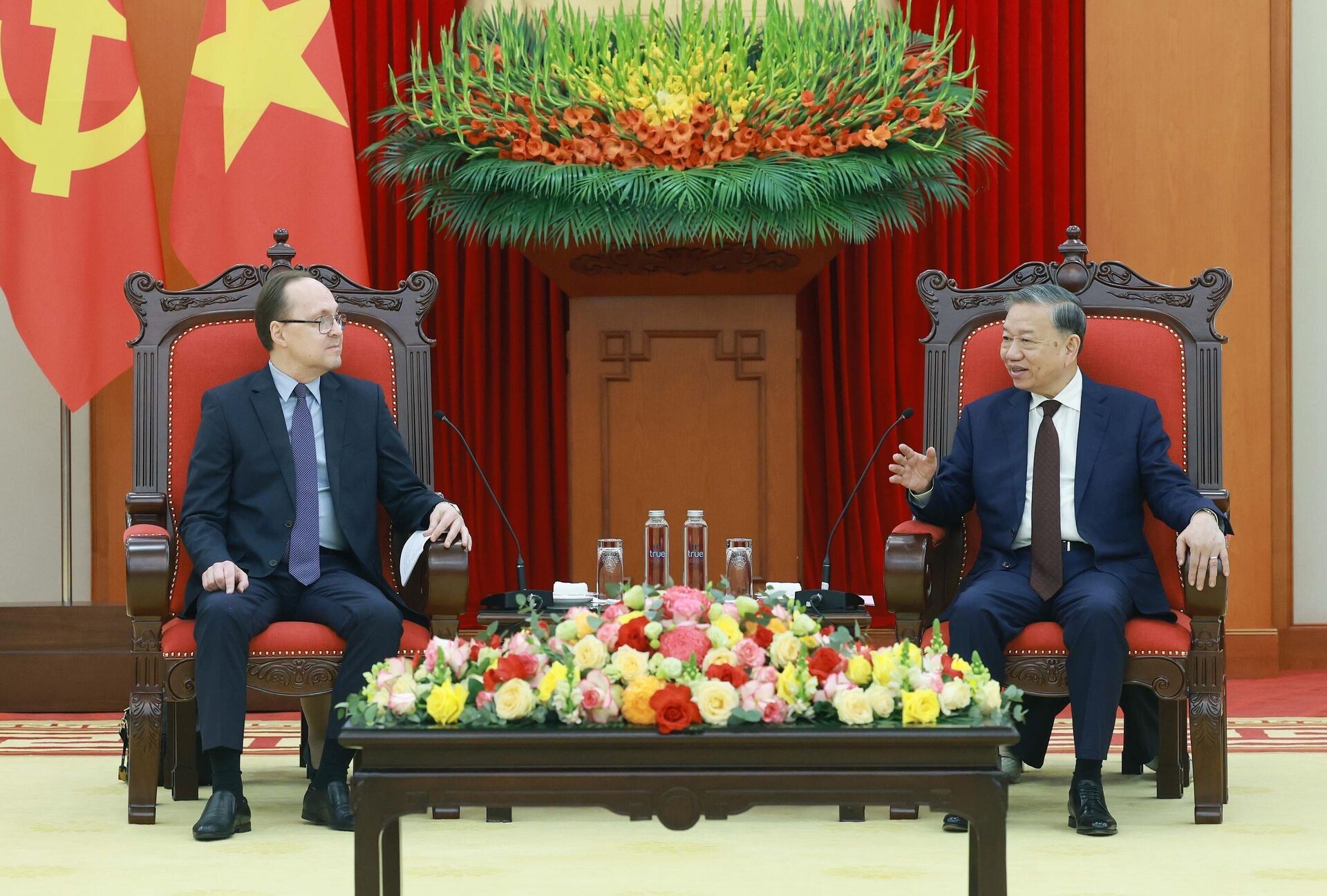 Tổng Bí thư Tô Lâm đã tiếp Đại sứ Liên bang Nga tại Việt Nam Gennady Bezdetko. - Sputnik Việt Nam, 1920, 02.04.2025