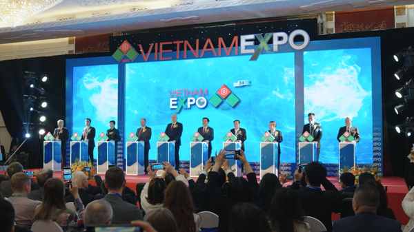 Việt Nam tiếp tục là điểm đến tin cậy cho các DN nước ngoài  - Sputnik Việt Nam
