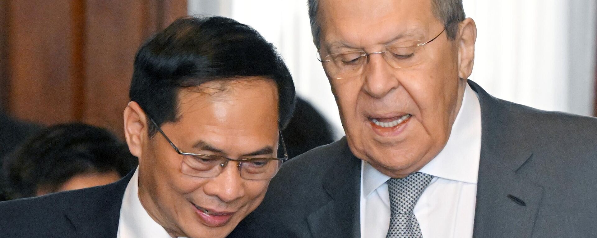 Cuộc gặp giữa người đứng đầu Bộ Ngoại giao Nga và Việt Nam Sergei Lavrov và Bùi Thanh Sơn - Sputnik Việt Nam, 1920, 03.04.2025