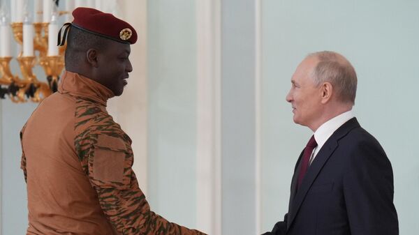 Cuộc trò chuyện giữa Tổng thống Nga Vladimir Putin và Tổng thống thời kỳ chuyển tiếp của Burkina Faso Ibrahim Traoré - Sputnik Việt Nam