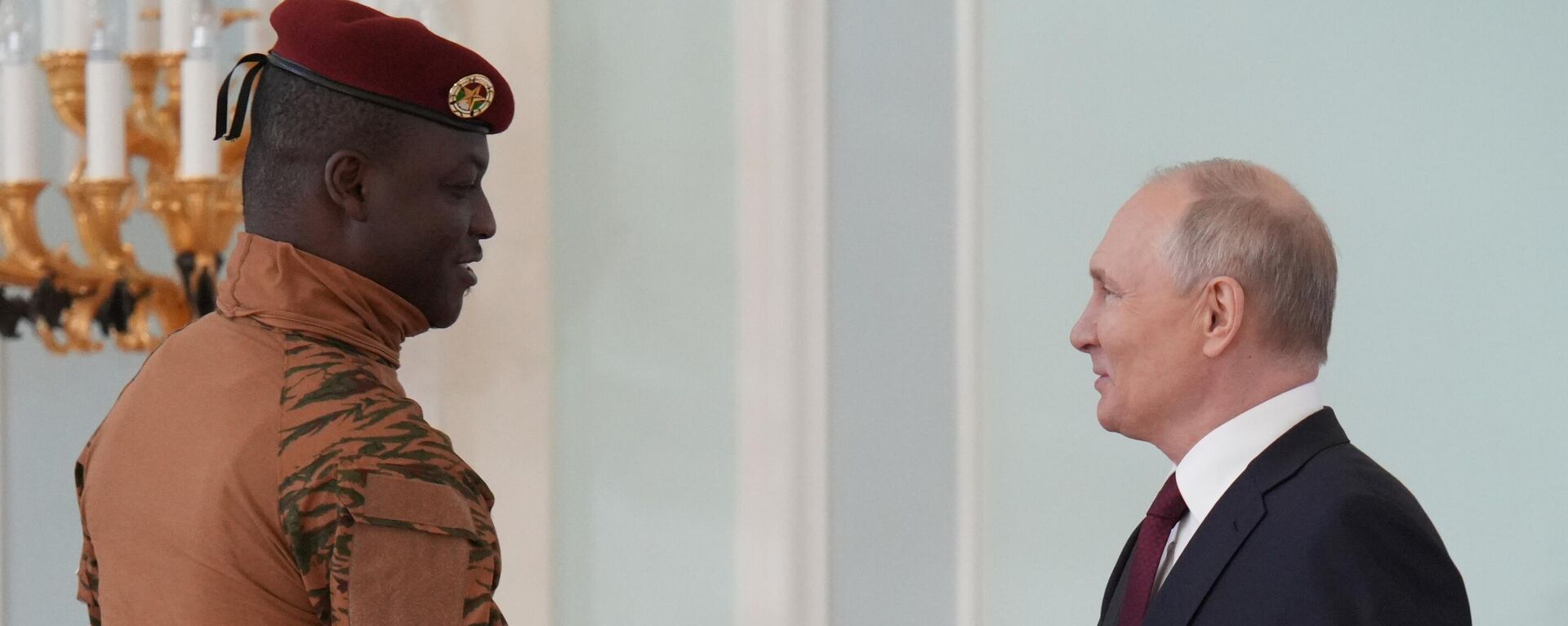 Cuộc trò chuyện giữa Tổng thống Nga Vladimir Putin và Tổng thống thời kỳ chuyển tiếp của Burkina Faso Ibrahim Traoré - Sputnik Việt Nam, 1920, 03.04.2025