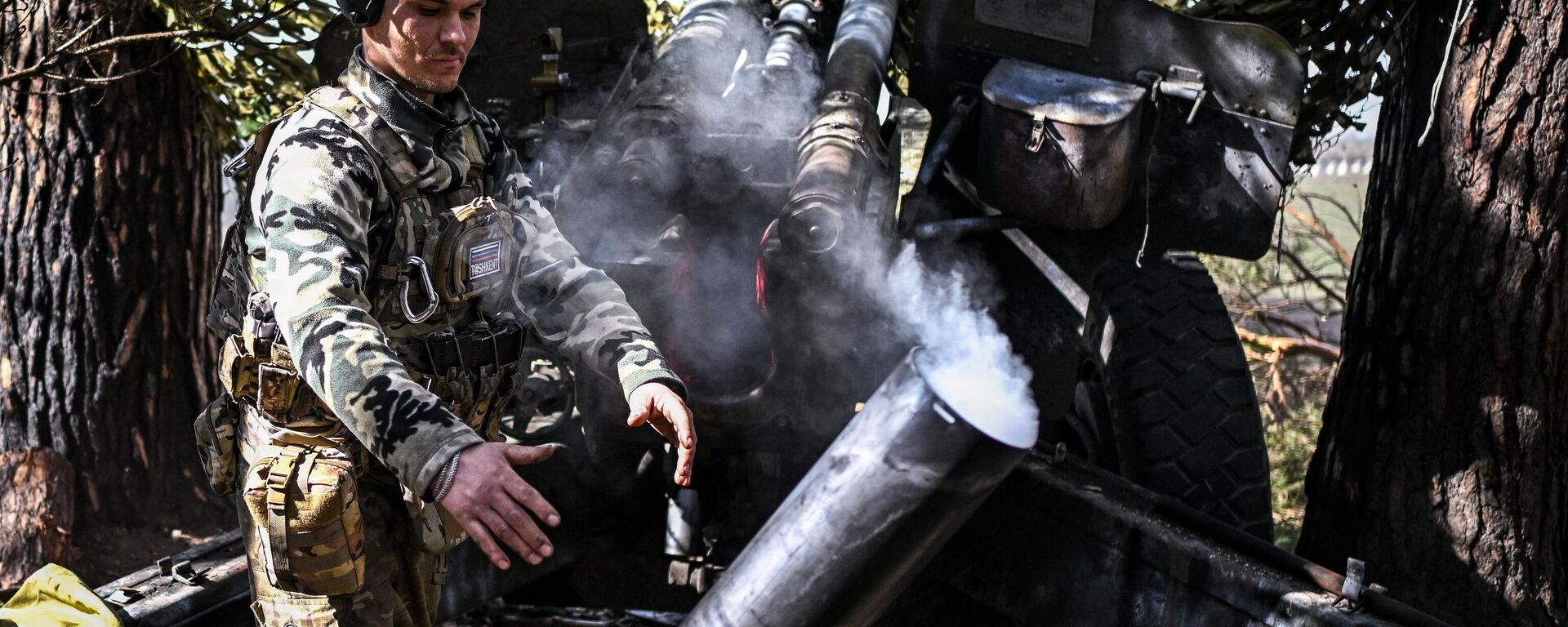 Công tác chiến đấu của lính pháo binh thuộc tiểu đoàn riêng biệt ArBat ở vùng Kursk - Sputnik Việt Nam, 1920, 10.05.2025