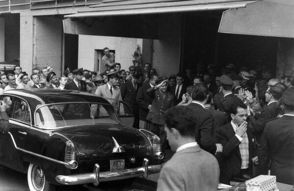 Chuyến đi của phi công-nhà du hành vũ trụ Liên Xô, Anh hùng Liên Xô Yuri Gagarin tới Brazil Chuyến đi của phi công-nhà du hành vũ trụ Liên Xô, Anh hùng Liên Xô Yuri Gagarin tới Brazil - Sputnik Việt Nam