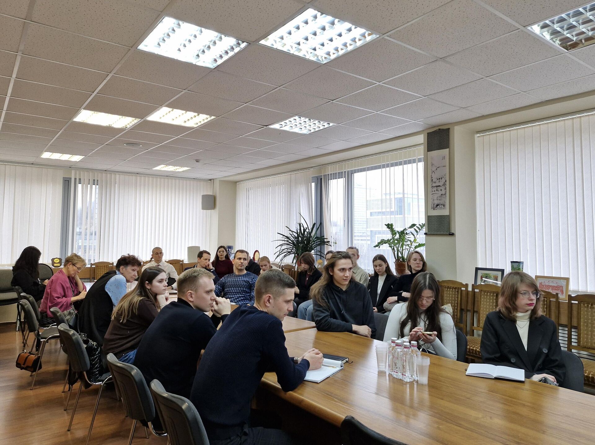 Trong một bài giảng tại Viện Trung Quốc và châu Á đương đại thuộc Viện Hàn lâm khoa học Liên bang Nga (ICCA RAS) Trong một bài giảng tại Viện Trung Quốc và châu Á đương đại thuộc Viện Hàn lâm khoa học Liên bang Nga (ICCA RAS) - Sputnik Việt Nam, 1920, 08.04.2025