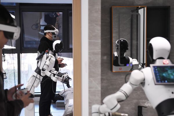 Kỹ sư huấn luyện robot hình người tại Bắc Kinh - Sputnik Việt Nam