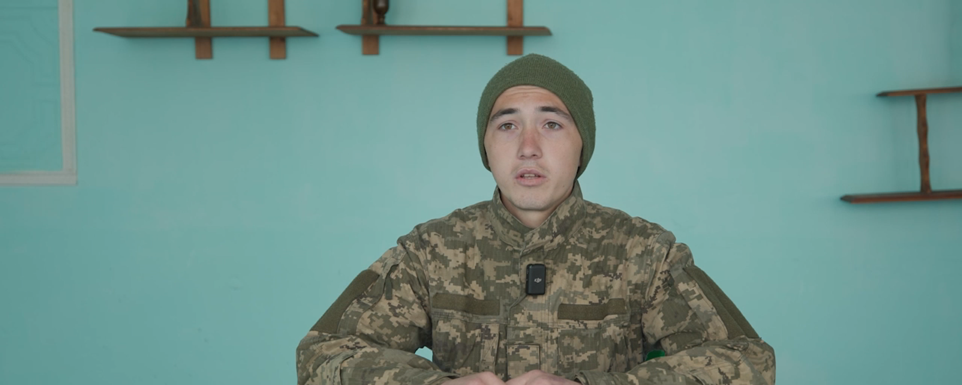 Lực lượng vũ trang Ukraina buộc thanh niên 18 tuổi ký hợp đồng quân sự - Sputnik Việt Nam, 1920, 10.04.2025