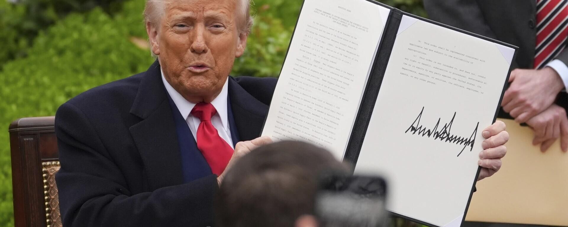 Tổng thống Hoa Kỳ Donald Trump - Sputnik Việt Nam, 1920, 10.04.2025