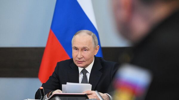 Tổng thống Vladimir Putin đã tổ chức một cuộc họp về sự phát triển của Hải quân - Sputnik Việt Nam
