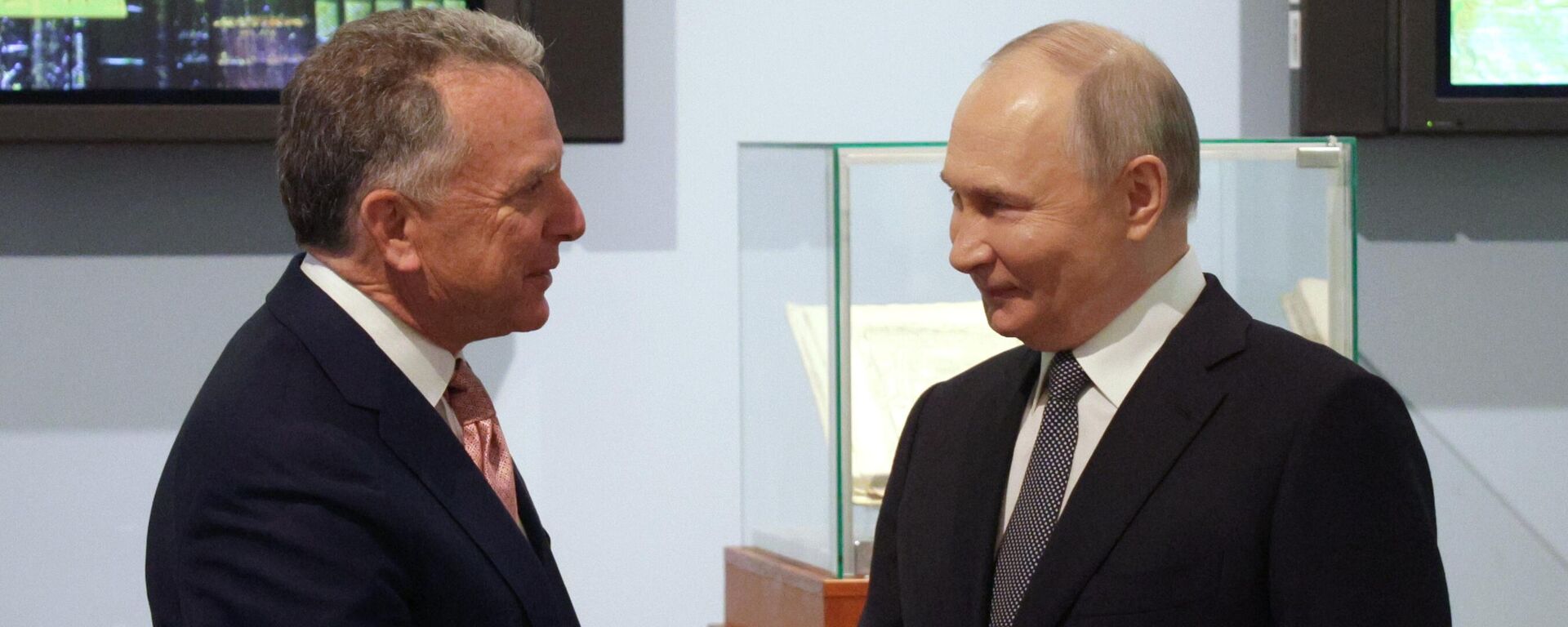 Tổng thống Vladimir Putin đã gặp Đặc phái viên Tổng thống Hoa Kỳ Steven Witkoff - Sputnik Việt Nam, 1920, 12.04.2025