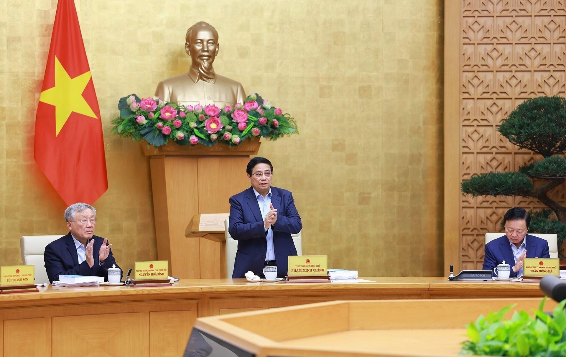 Thủ tướng chủ trì Phiên họp Chính phủ chuyên đề về xây dựng pháp luật tháng 4/2025 Thủ tướng chủ trì Phiên họp Chính phủ chuyên đề về xây dựng pháp luật tháng 4/2025 - Sputnik Việt Nam, 1920, 13.04.2025