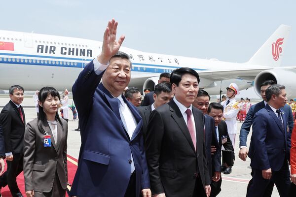 Tổng Bí thư, Chủ tịch nước Trung Quốc Tập Cận Bình bắt đầu chuyến thăm cấp Nhà nước tới Việt Nam - Sputnik Việt Nam