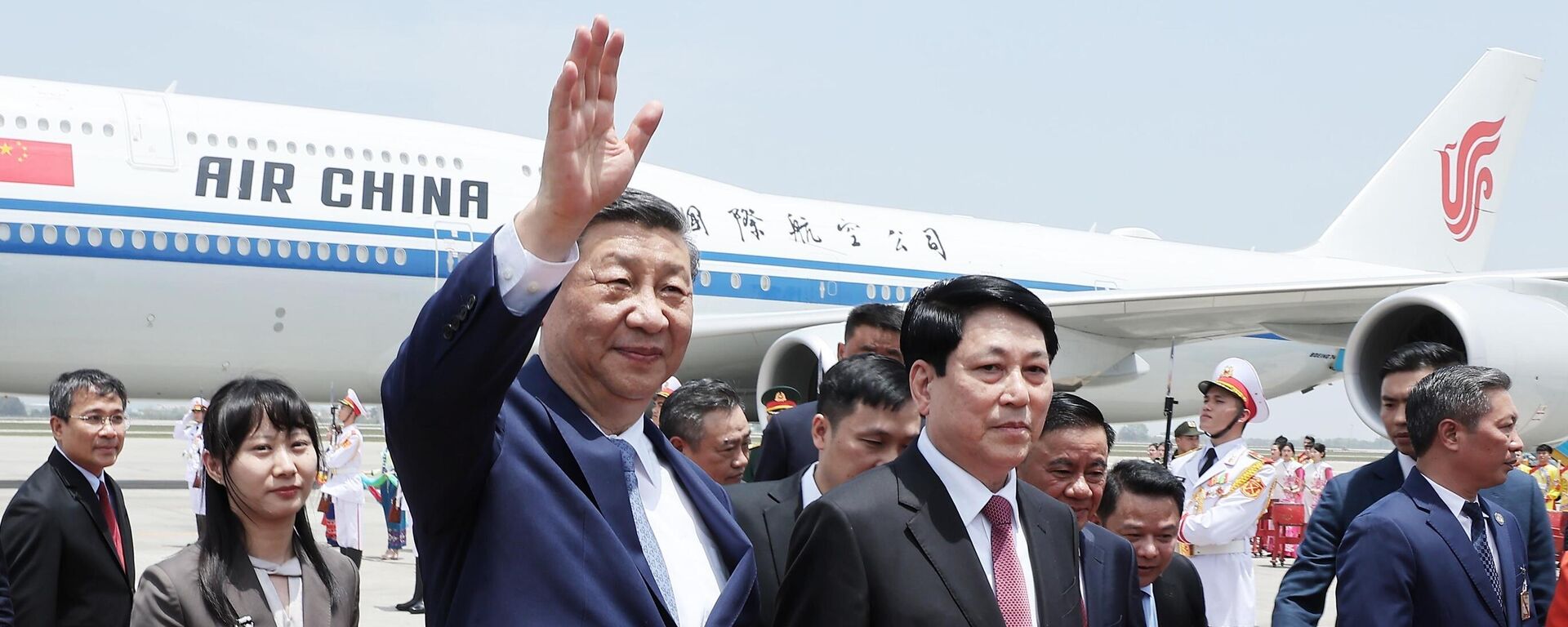 Tổng Bí thư, Chủ tịch nước Trung Quốc Tập Cận Bình bắt đầu chuyến thăm cấp Nhà nước tới Việt Nam - Sputnik Việt Nam, 1920, 15.04.2025