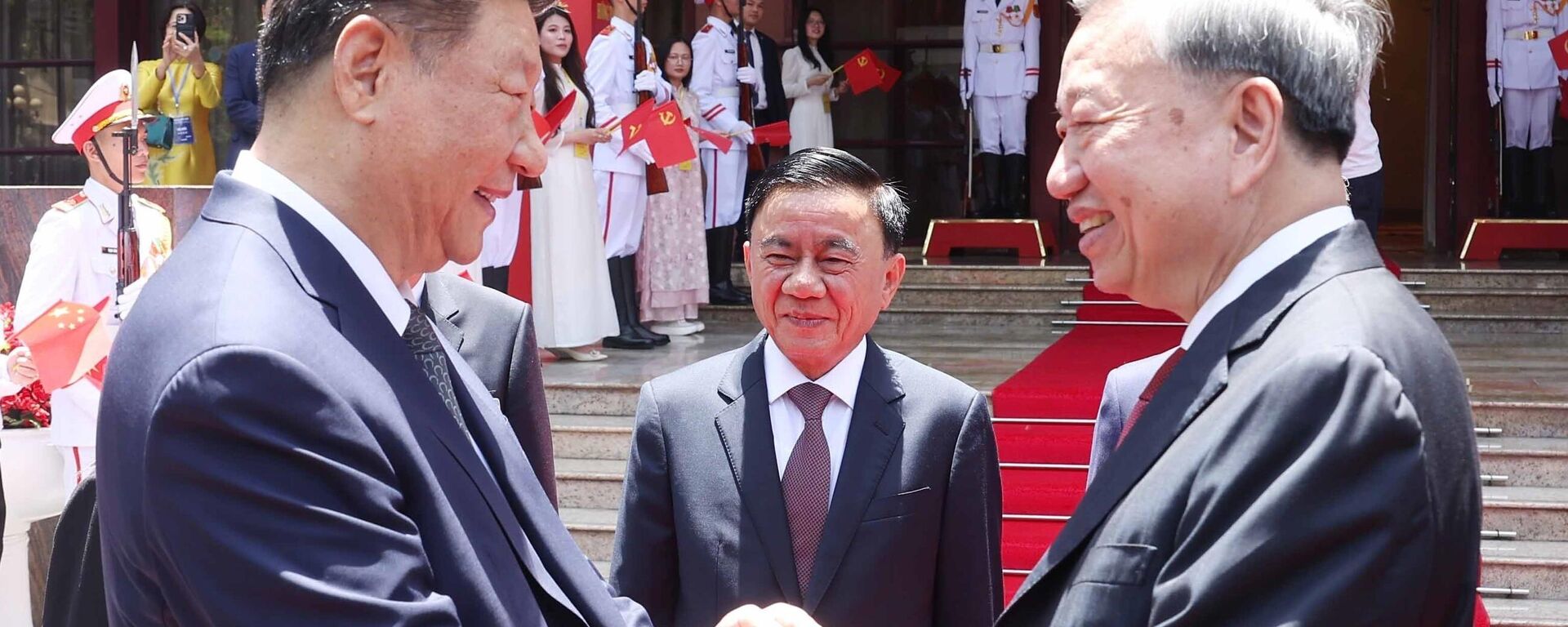 Lãnh đạo Đảng, Nhà nước Việt Nam - Trung Quốc dự Liên hoan giao lưu hữu nghị nhân dân hai nước - Sputnik Việt Nam, 1920, 15.04.2025