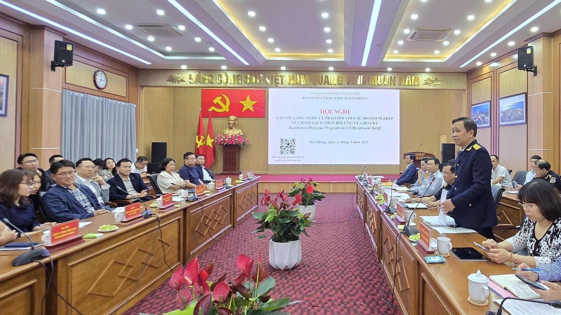 Hải Phòng lắng nghe doanh nghiệp trong KCN về chính sách thuế đối ứng của Hoa Kỳ Hải Phòng lắng nghe doanh nghiệp trong KCN về chính sách thuế đối ứng của Hoa Kỳ - Sputnik Việt Nam, 1920, 15.04.2025