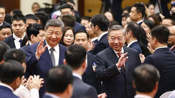 Tổng Bí thư Tô Lâm, Chủ tịch nước Lương Cường và Tổng Bí thư, Chủ tịch nước Tập Cận Bình dự Liên hoan giao lưu hữu nghị nhân dân Việt Nam – Trung Quốc. - Sputnik Việt Nam