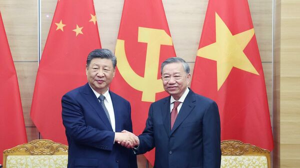 Tổng Bí thư Tô Lâm và Tổng Bí thư, Chủ tịch nước Trung Quốc Tập Cận Bình. - Sputnik Việt Nam