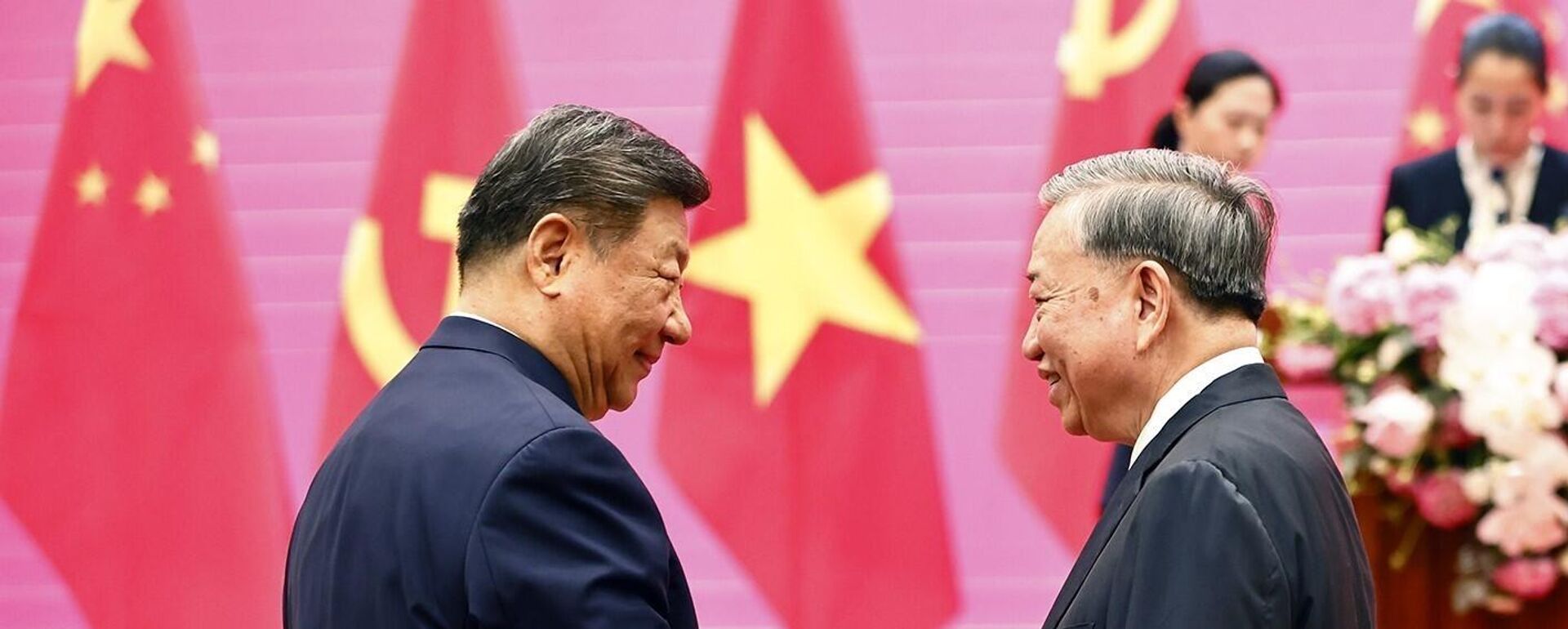 Lãnh đạo Đảng, Nhà nước Việt Nam - Trung Quốc dự Liên hoan giao lưu hữu nghị nhân dân hai nước - Sputnik Việt Nam, 1920, 29.04.2025