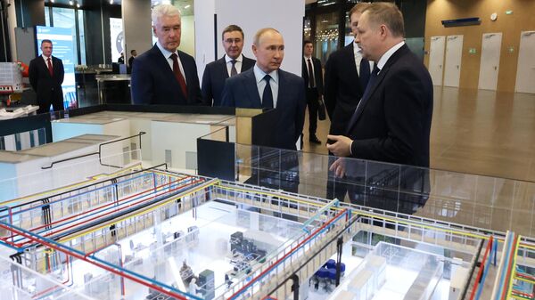 Tổng thống Vladimir Putin đã đến thăm Đại học Kỹ thuật Quốc gia Moskva Bauman - Sputnik Việt Nam