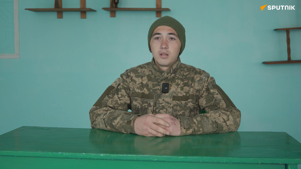 Lực lượng Vũ trang Ukraina huấn luyện cho các học viên 16 tuổi để sau đó gửi họ ra mặt trận - Sputnik Việt Nam