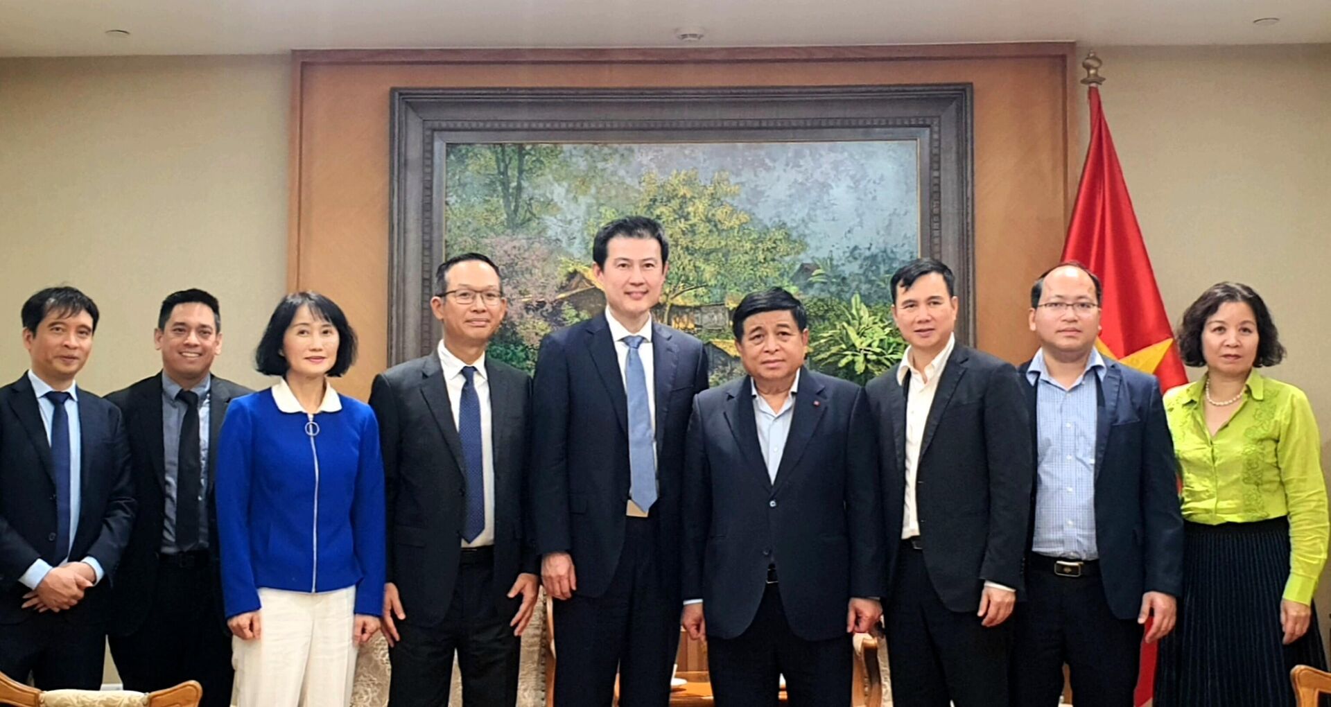 Phó Thủ tướng Nguyễn Chí Dũng tiếp Phó Chủ tịch Tập đoàn Qualcomm - Sputnik Việt Nam, 1920, 17.04.2025