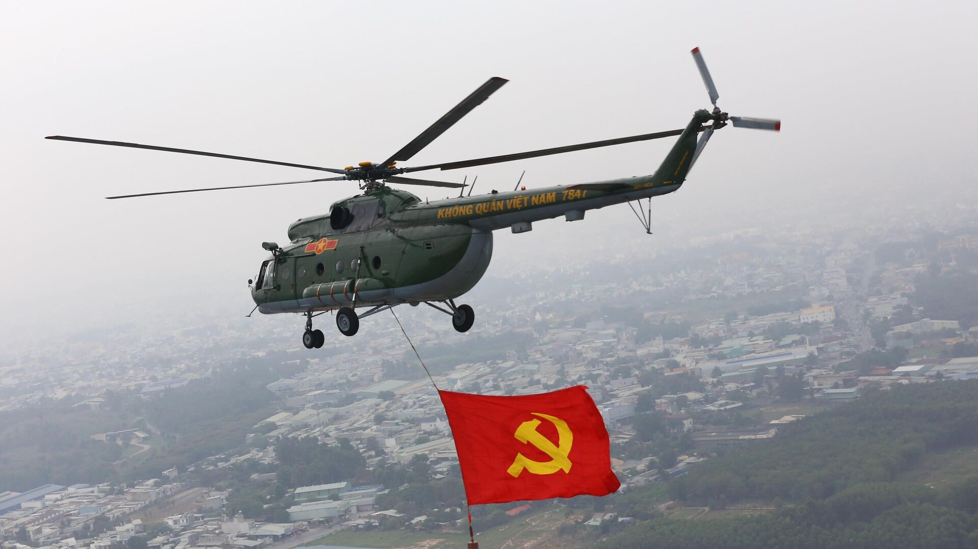Không quân Việt Nam luyện tập sẵn sàng cho Lễ kỷ niệm 50 năm thống nhất đất nước Không quân Việt Nam luyện tập sẵn sàng cho Lễ kỷ niệm 50 năm thống nhất đất nước - Sputnik Việt Nam, 1920, 18.04.2025