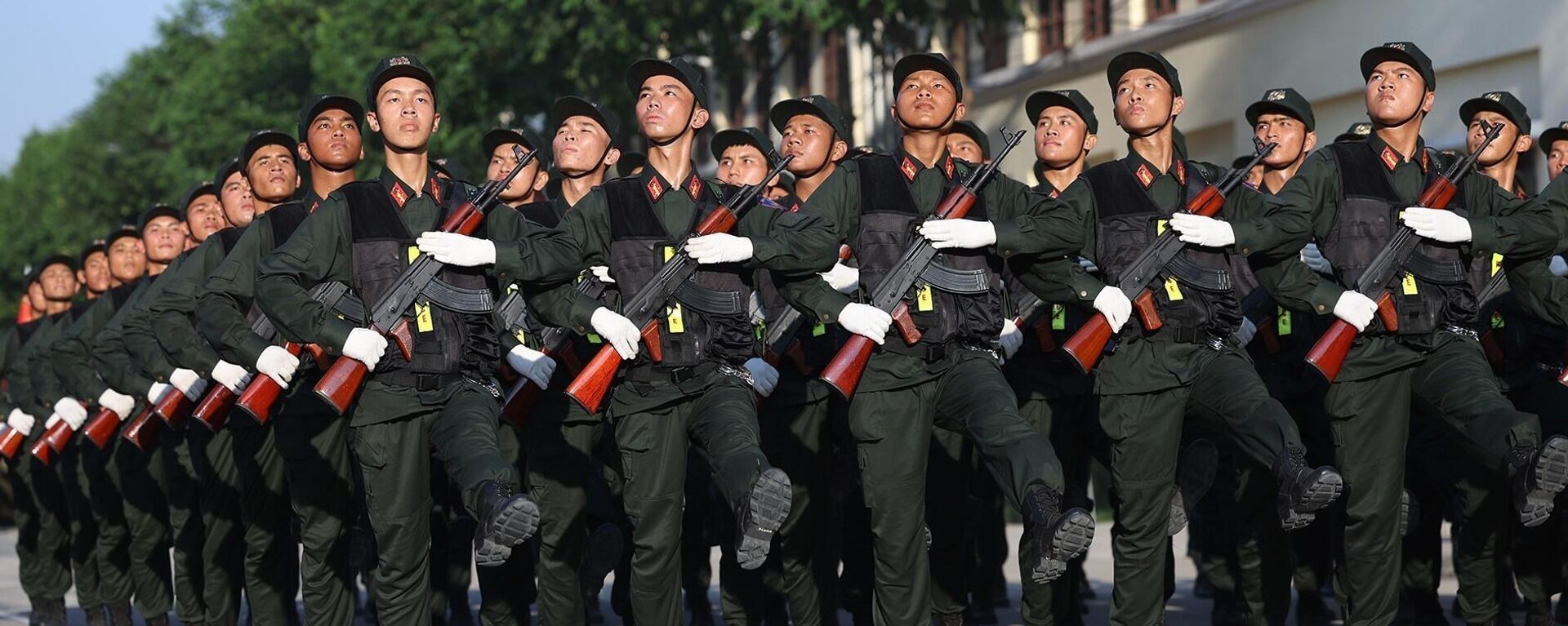 50 năm thống nhất đất nước: Hợp luyện các lực lượng tham gia diễu binh, diễu hành kỷ niệm 50 năm Ngày Giải phóng miền Nam - Sputnik Việt Nam, 1920, 19.04.2025