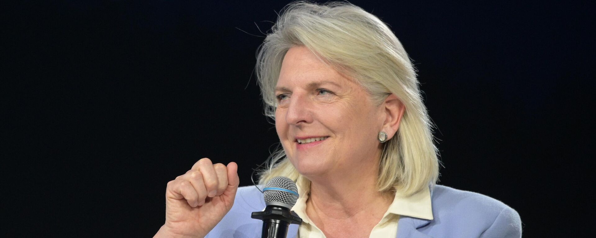 Karin Kneissl, lãnh đạo Trung tâm G.O.R.K.I. thuộc Đại học Quốc gia Saint-Peterburg, cựu Ngoại trưởng Áo - Sputnik Việt Nam, 1920, 20.04.2025