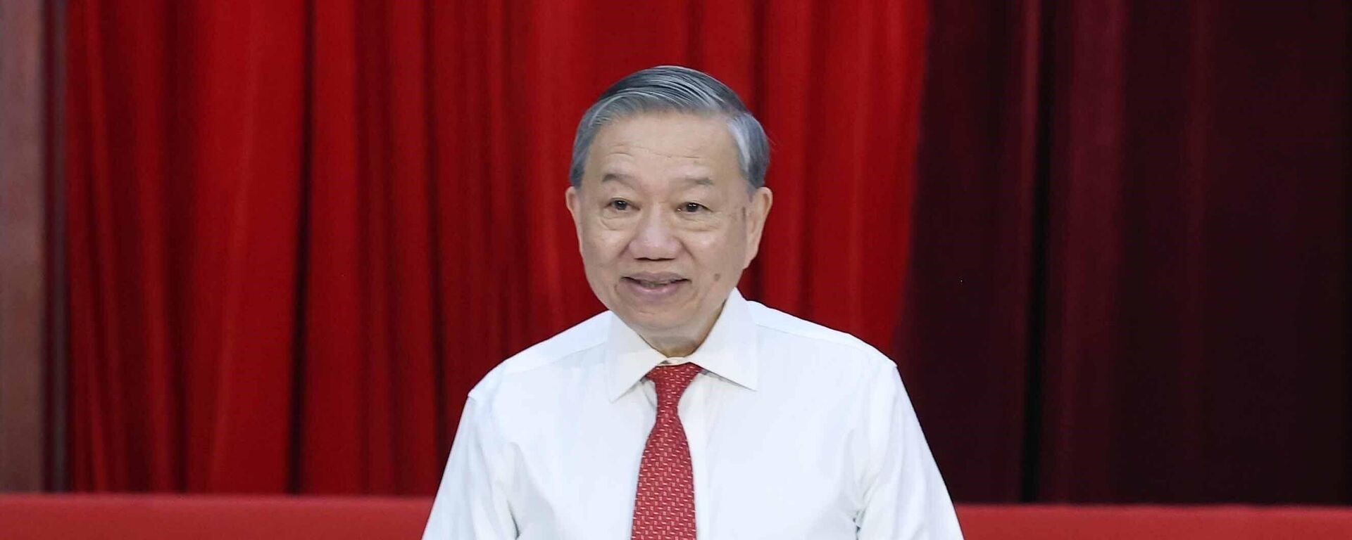 Tổng Bí thư Tô Lâm gặp mặt cán bộ lão thành cách mạng, người có công, gia đình chính sách tiêu biểu  - Sputnik Việt Nam, 1920, 07.05.2025